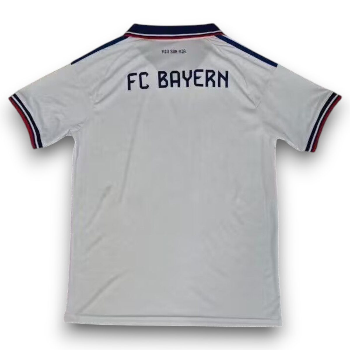 Bayern Munich 26/27 away shirt, image 2