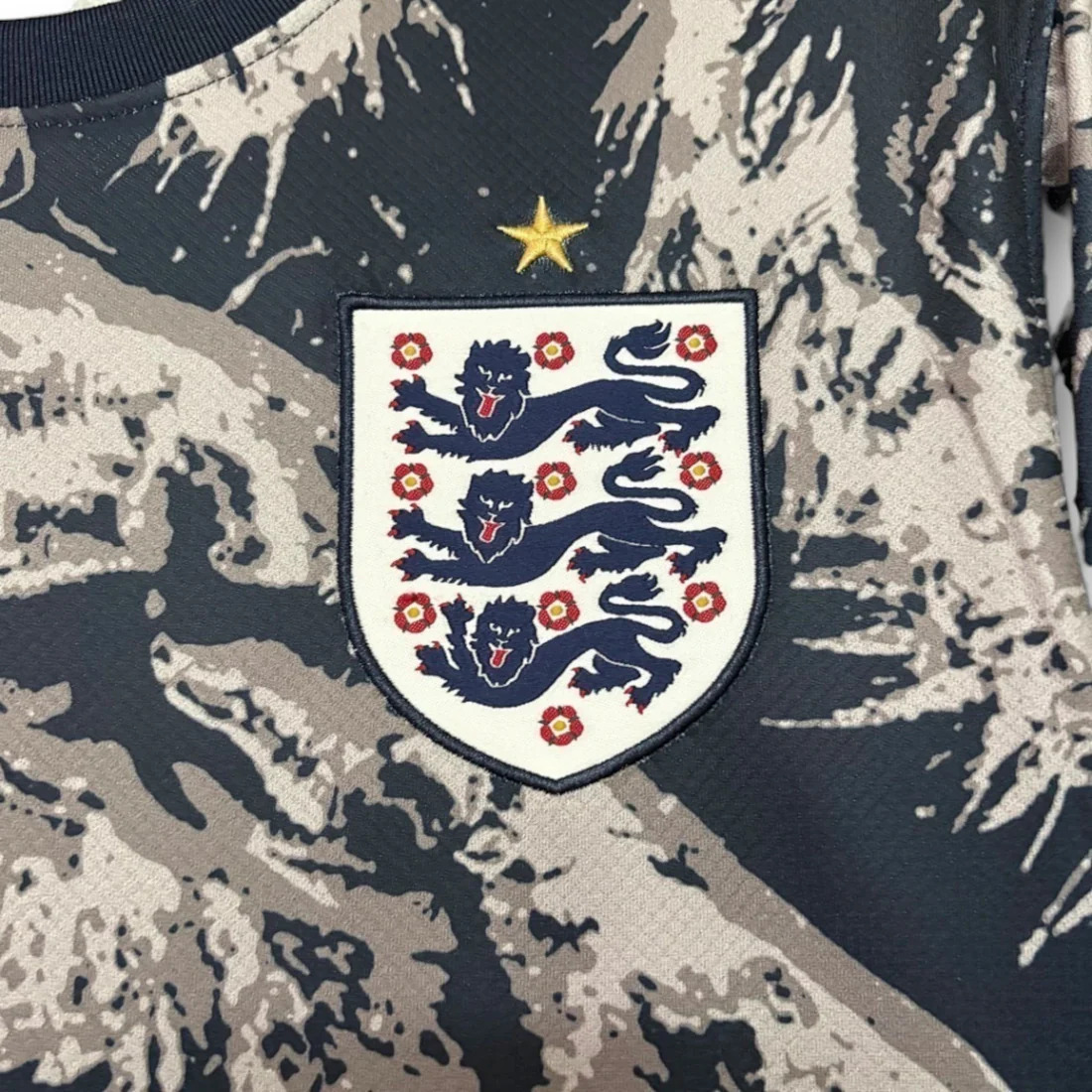 England 26/27 training shirt, image 2
