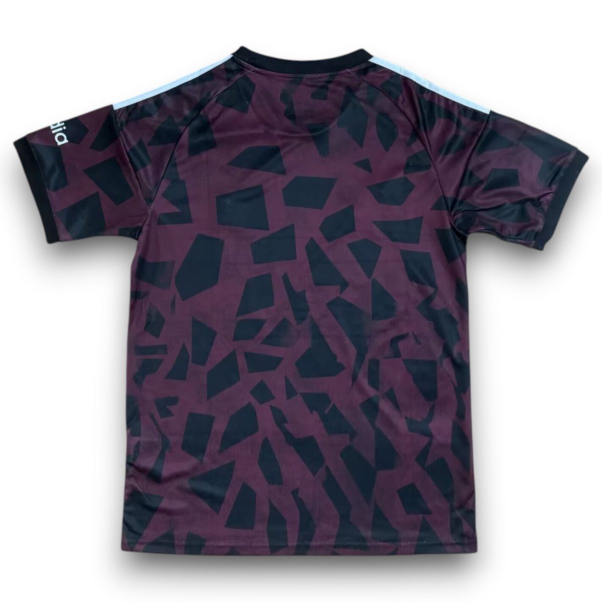 Liverpool FC 26/27 third shirt, image 2